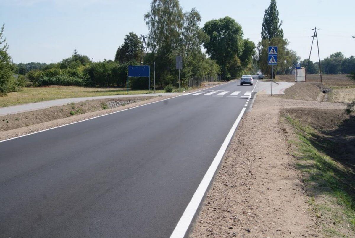 Przebudowa – modernizacja drogi powiatowej nr 5205W (Płock) – gr. miasta – Draganie – Proboszczewice (przebudowa skrzyżowania z drogą gminną, budowa zatok autobusowych wraz z chodnikiem) II etap. Zadanie współfinansowane przez Gminę Stara Biała.